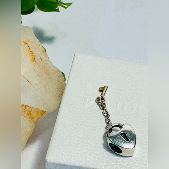Authentic Retired Pandora Two Tone Pandora ‘Key To My Heart’ Charm - Picture 9 of 10